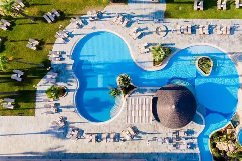 The Golden Bay Beach Hotel in Larnaca — foto 15
