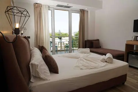 Monaco Garden Hotel in Golem — foto 3