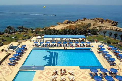 Queen's Bay Hotel in Paphos — foto 11