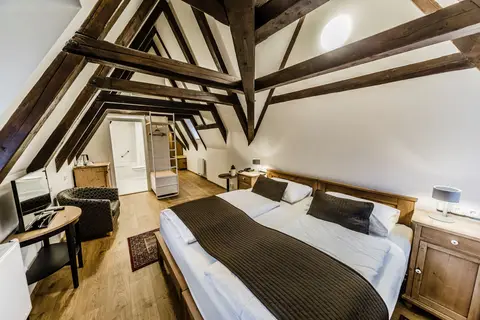 Hotel Archibald At The Charles Bridge in Praag — foto 7