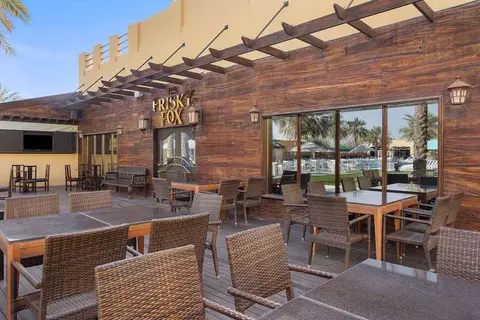 Al Hamra Village Hotel in Nando's — foto 7