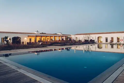 Craveiral Farmhouse by Belong in São Teotónio