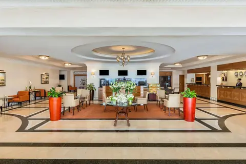 Mövenpick Hotel Doha in Doha — foto 6