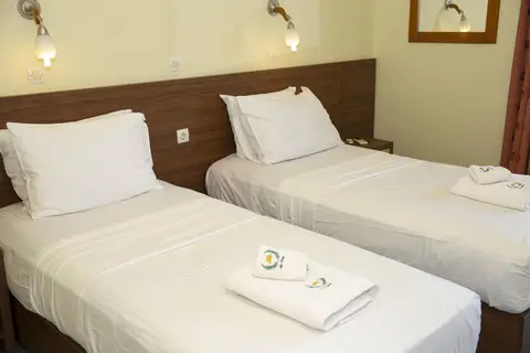 Alia Luxury Suites & Spa Beachfront Hotel in Χαράκι — foto 16