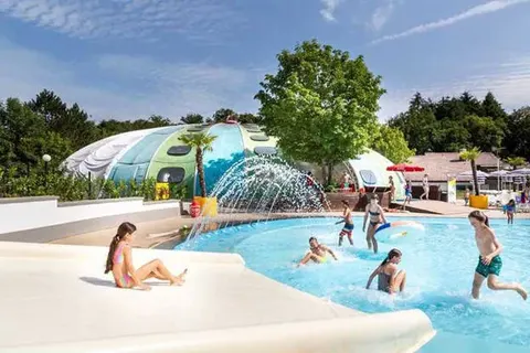 Camping hu Birkelt Village in Larochette