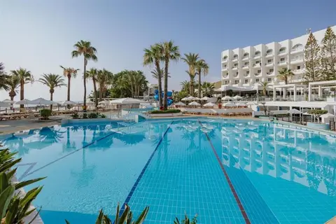 The Golden Coast Beach Hotel in Παραλίμνι — foto 16