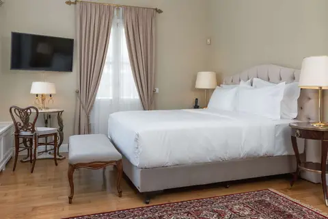Noble Hotel Suites in Athene