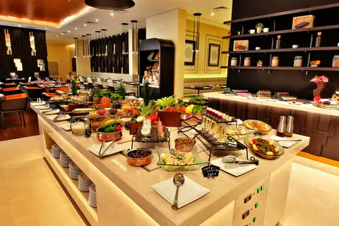 Four Points by Sheraton Production City, Dubai in Dubai — foto 3
