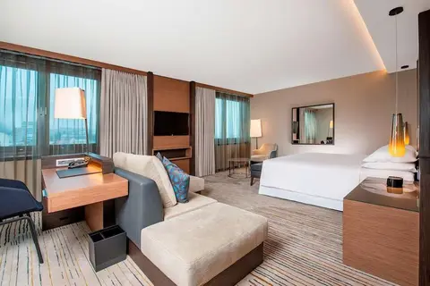 Sheraton Grand Tbilisi Metechi Palace in Tbilisi — foto 26