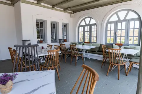Pnoi Hotel in Πίσω Λιβάδι — foto 8