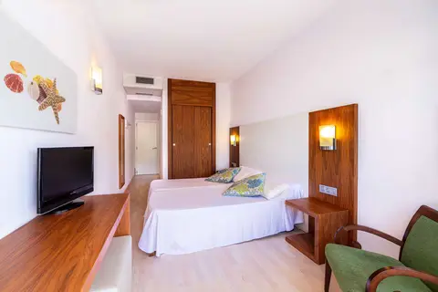 Neptuno Paguera Hostal in Peguera — foto 8