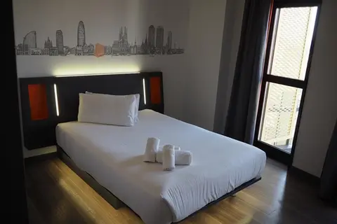 easyHotel Barcelona Fira in Barcelona — foto 12
