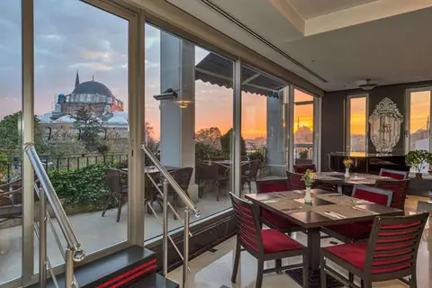Beyaz Saray in Fatih — foto 6