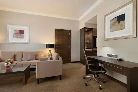 Ramada by Wyndham Downtown Abu Dhabi in الزَّاهية — foto 16