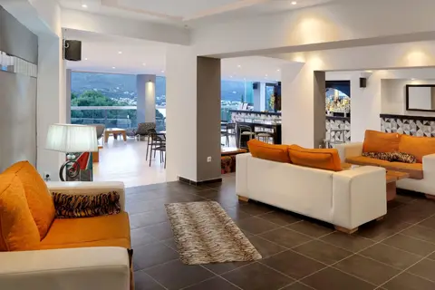 Hotel Punta in Καλύβια — foto 19