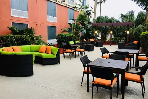 Holiday Inn & Suites Across From Universal Orlando in Orlando — foto 4