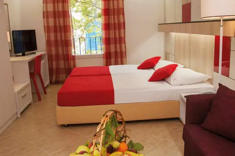 Slovenska Plaza Resort in Budva — foto 11