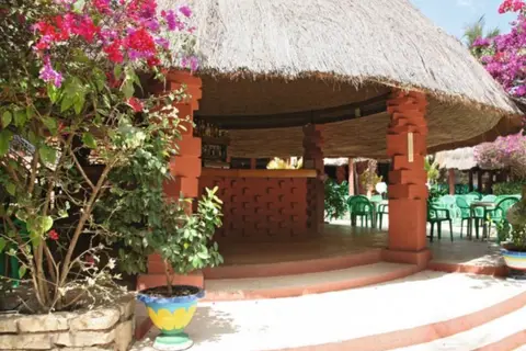 Hôtel Les Bougainvillées Saly in Saly — foto 3