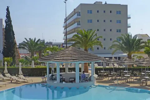 Sunrise Gardens Hotel in Παραλίμνι — foto 3