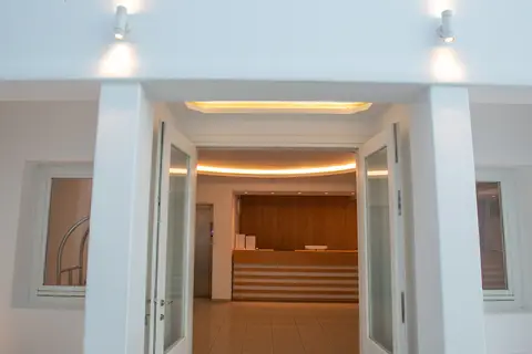 The George Hotel in Πλατύς Γιαλός — foto 17
