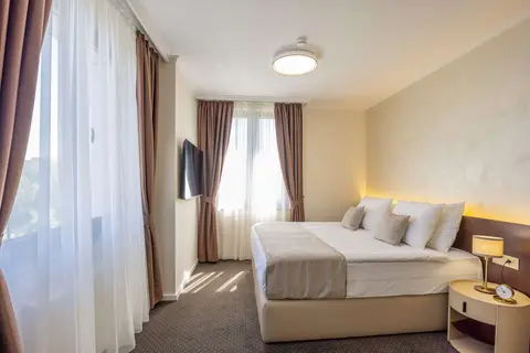 Hotel Nobel West in Belgrado — foto 3