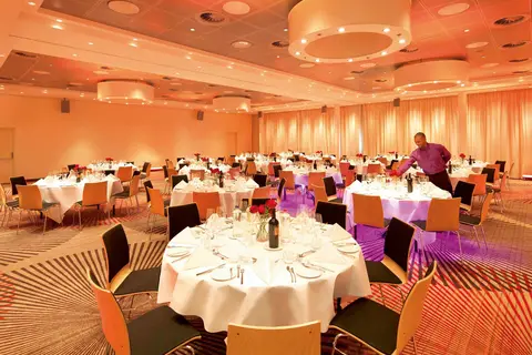Mövenpick Hotel Amsterdam City Centre in Amsterdam — foto 13
