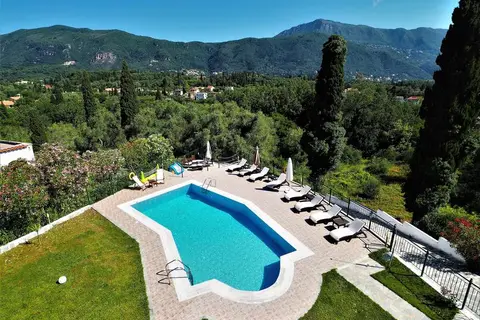 Ziogas Luxury Appartementen in Κάτω Κορακιάνα