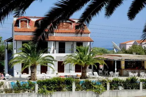 Captain's Studios & Apartments in Δημοτική Ενότητα Λευκιμμαίων — foto 15