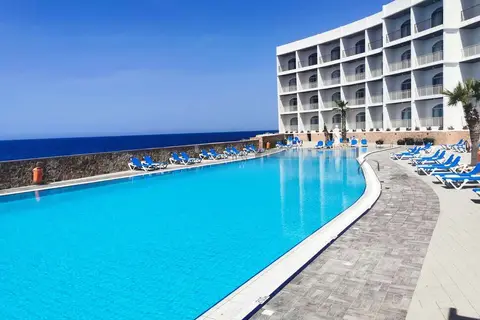 Paradise Bay in Il-Mellieħa