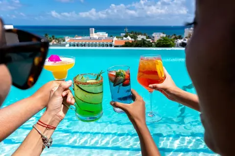 The Fives Downtown Hotel & Residences, Curio Collection by Hilton in Playa del Carmen, foto 4