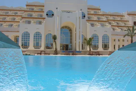 Royal Lagoons Resort & Aqua Park in الهضبه — foto 15