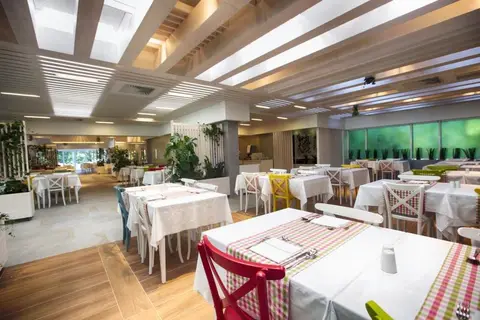 Hotel Castellastva in Petrovac na Moru — foto 7