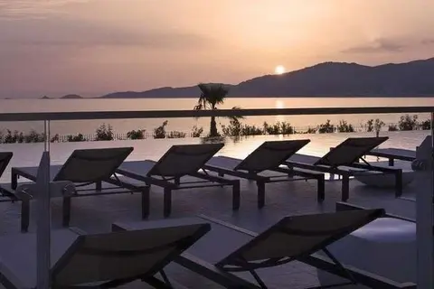 Radisson Blu Resort & Spa Ajaccio Bay in Albitreccia — foto 12