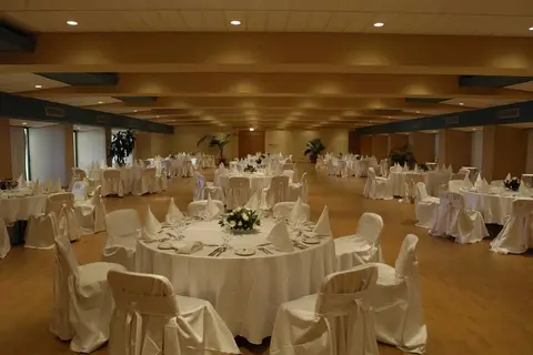 Constantinou Bros Athena Royal Beach Hotel in Paphos — foto 6