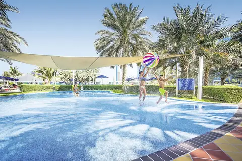 Beach Rotana in الزَّاهية — foto 13