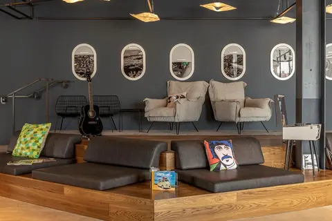 Moxy London Heathrow Airport in Londen — foto 7