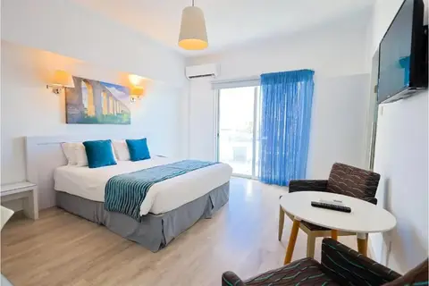 Mikes Kanarium City Hotel in Larnaca — foto 7