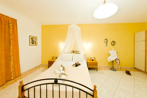 Remezzo Studios & Apartments in Ammoudi — foto 17