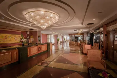 Grand Tower Inn Rama Vi in Bangkok — foto 2