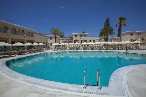 Louis St Elias Resort & Waterpark in Παραλίμνι — foto 17
