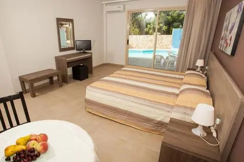 Crystallo Apartments in Paphos, foto 21