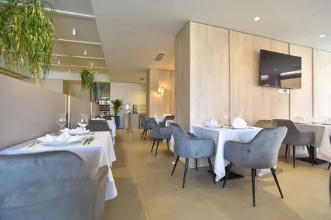 Hotel La Mer in Budva — foto 13