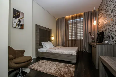 Sky Hotel in Tirana — foto 17