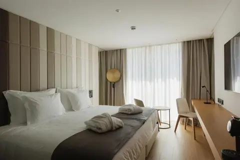 Lumen Hotel & The Lisbon Light Show in Lissabon — foto 8