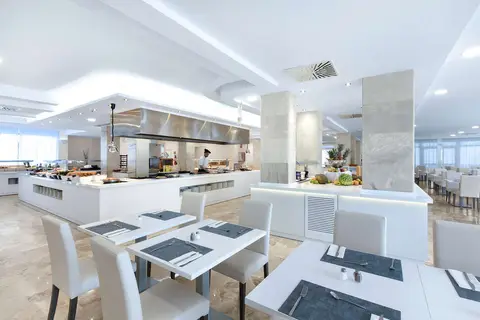 AluaSun Continental Park Hotel & Appartemente in Playa de Muro — foto 7