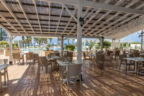 Venus Beach Hotel in Paphos — foto 21