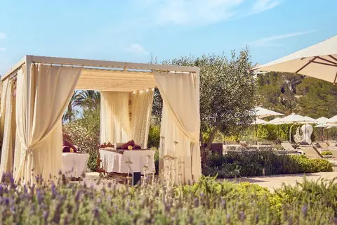 Cala San Miguel Ibiza Resort, Curio by Hilton - adults only in Sant Joan de Labritja — foto 25