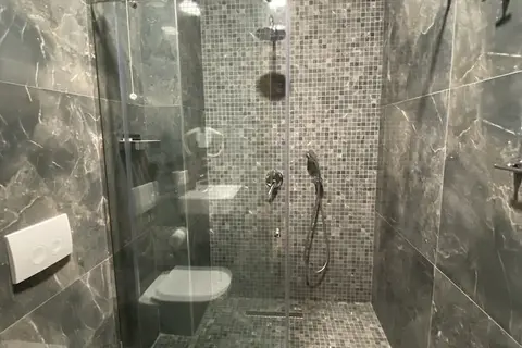 Portik Hotel in Berat — foto 8