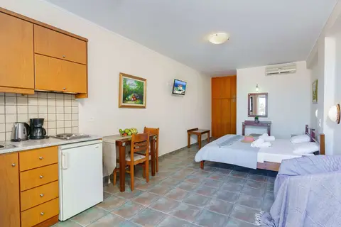 Sunrise Suites in Καλύβες — foto 10