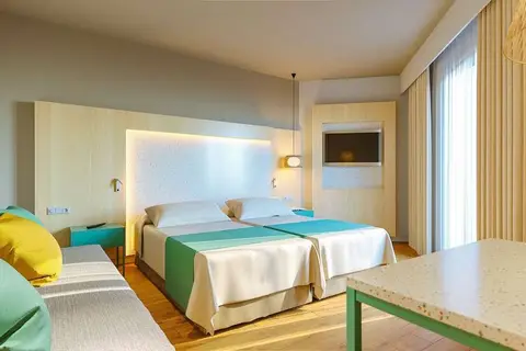 Universal Aparthotel Elisa in Playa de Muro — foto 3